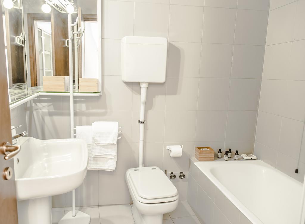 San Maurilio Apartments ميلان الغرفة الصورة