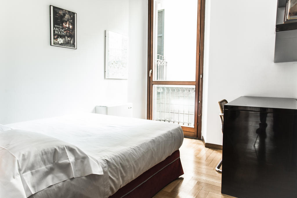 San Maurilio Apartments ميلان الغرفة الصورة